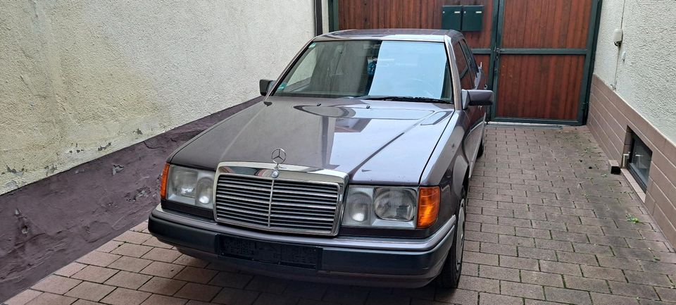 Mercedes 200 ,W124 in Edenkoben