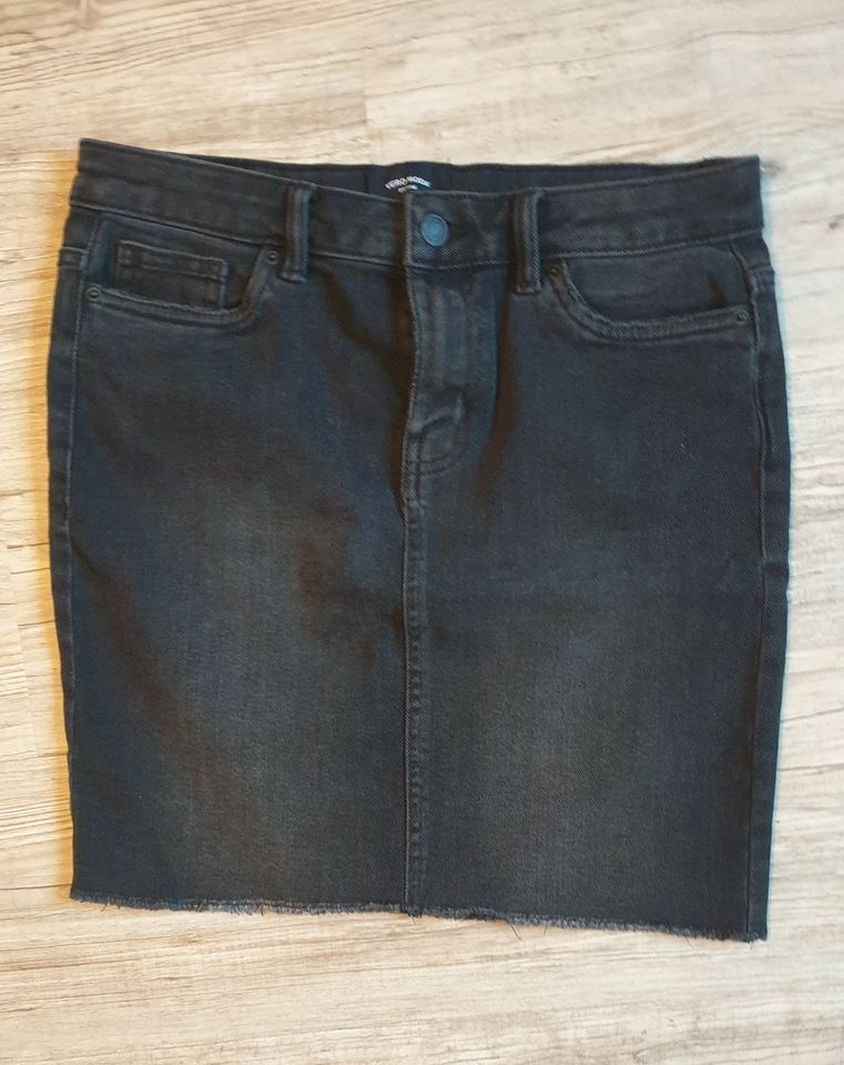 Jeans Rock Vero Moda Denim schwarz M in Essen