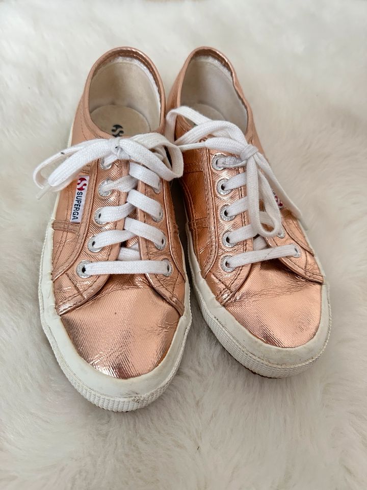 Superga Schuhe in Eltville