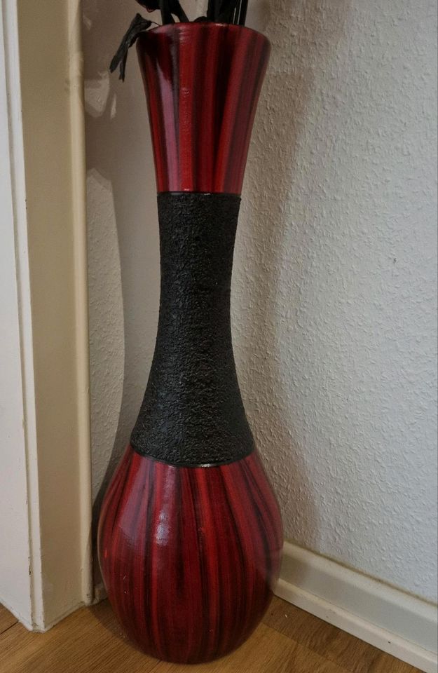 Vase mit Kunstblumen in Hamburg