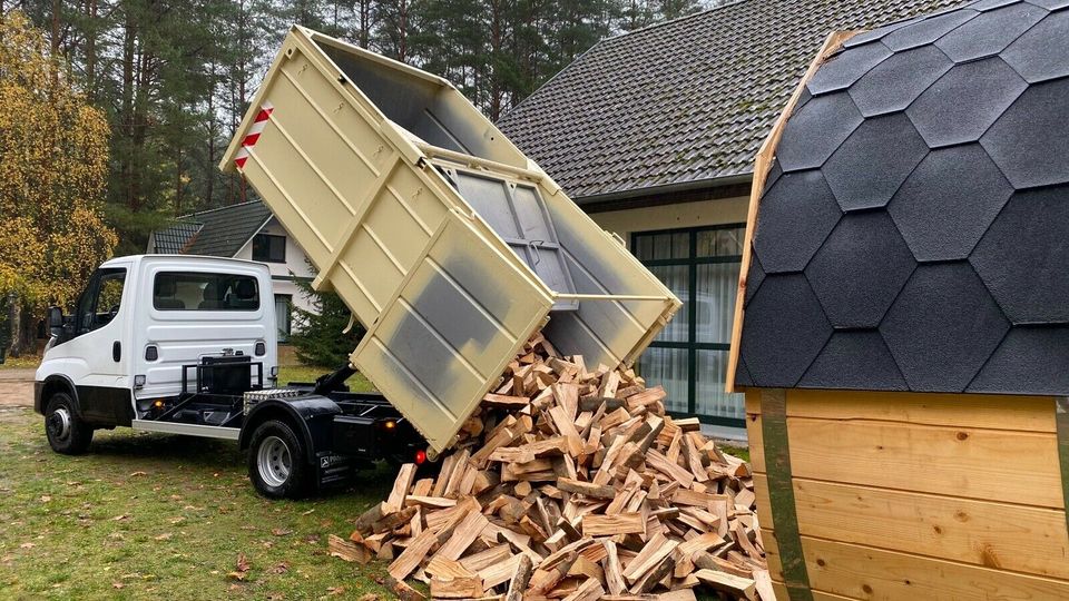 KAMINHOLZ / BRENNHOLZ / Räucherholz  technisch getrocknet in Röbel