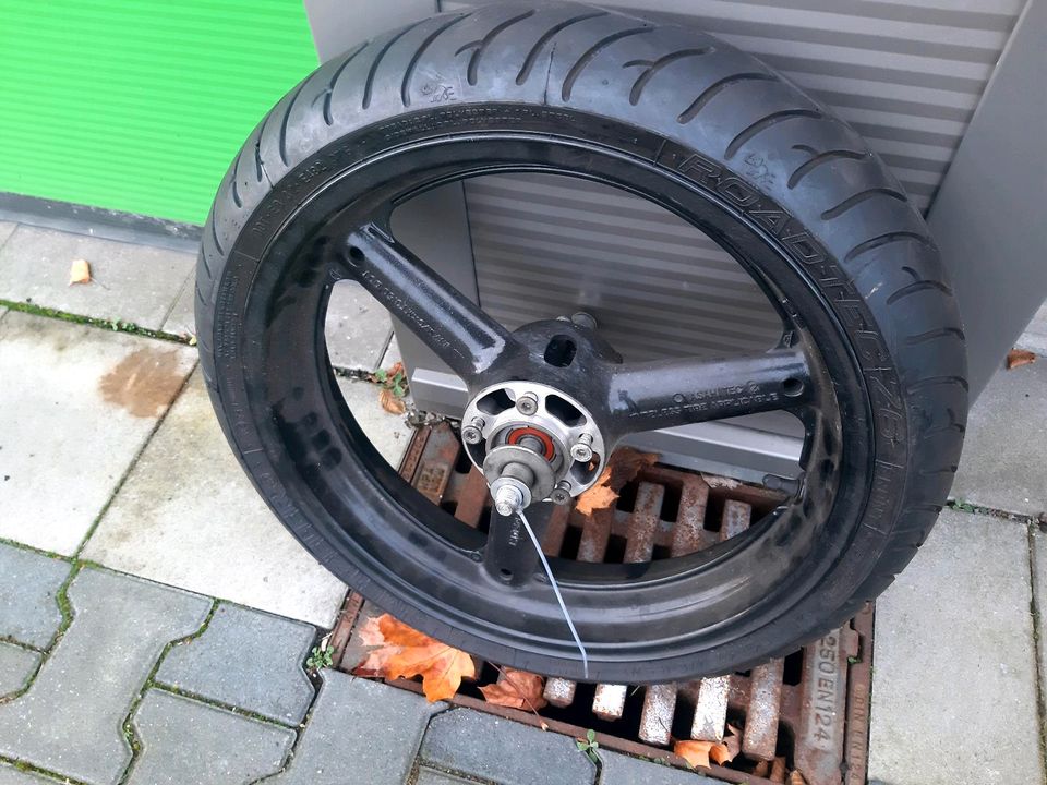 Vorderrad Suzuki Bandidt 600 (WVA 8) in Kempen