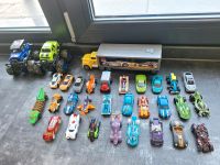 Spielzeugautos teilweise Hot Wheels + LKW mit Funktionen Nordrhein-Westfalen - Hückelhoven Vorschau