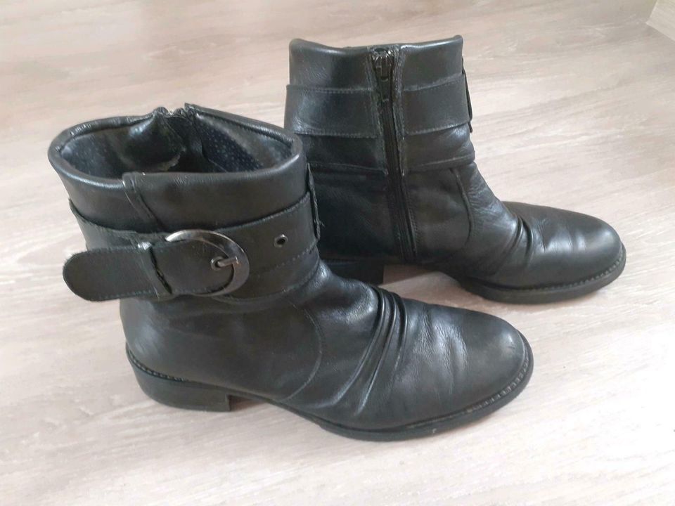 Pesaro Leder Boots Halbstiefel Gr. 39 in Merchweiler