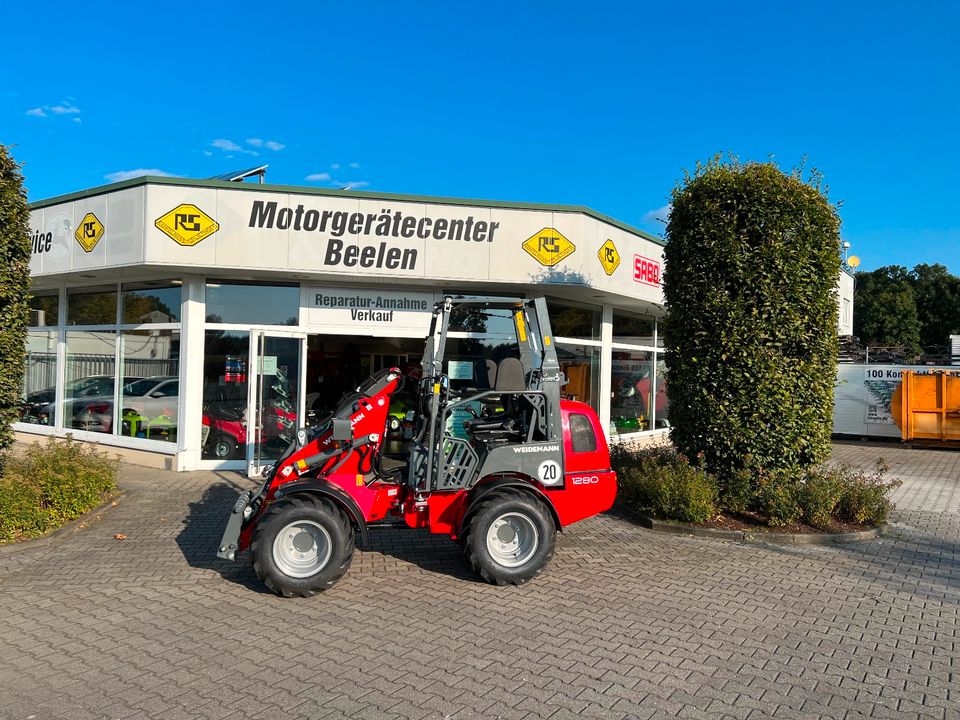 Weidemann 1280 in Beelen