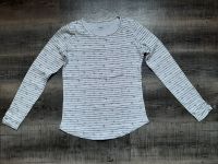 YIGGA Langarmshirt Gr. 146/152 weiß/grau Sterne Niedersachsen - Bevern Vorschau