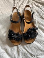 Sandalen mit Blüten Think! Gr. 37 schwarz Leder neuwertig Hessen - Langen (Hessen) Vorschau
