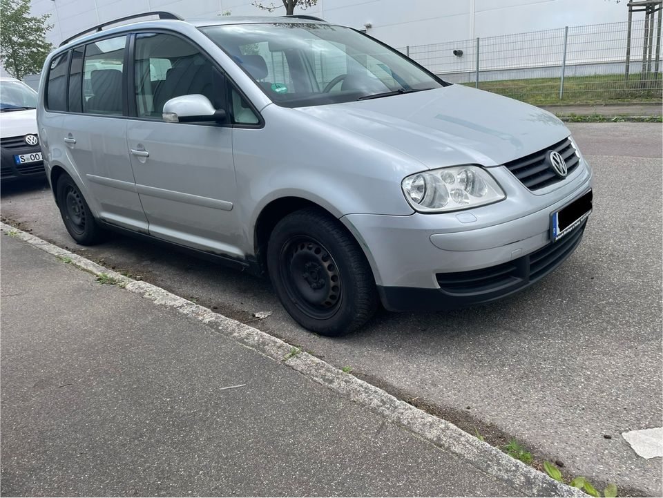 VW Touran 2.0 TDI in Esslingen