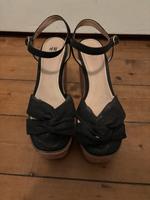 H&M High Heels Größe 37 schwarz Hannover - Ahlem-Badenstedt-Davenstedt Vorschau