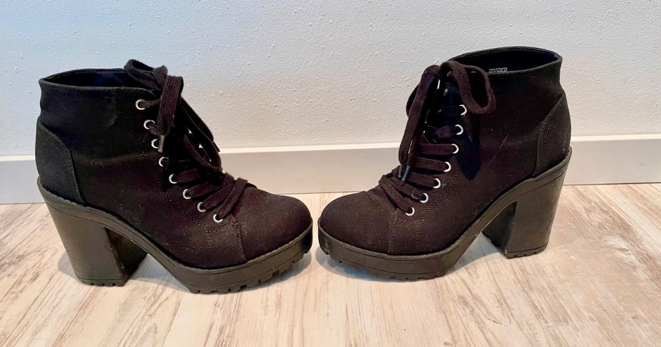 H&M Divided Plateau Schnürschuhe SOMMER Stiefeletten Gr. 39 in Geisenfeld