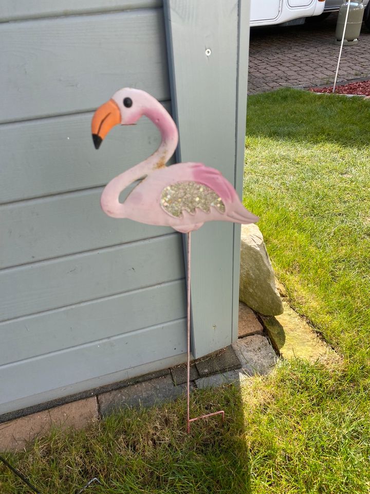 Gartenstecker Flamingo Kolibri in Hameln