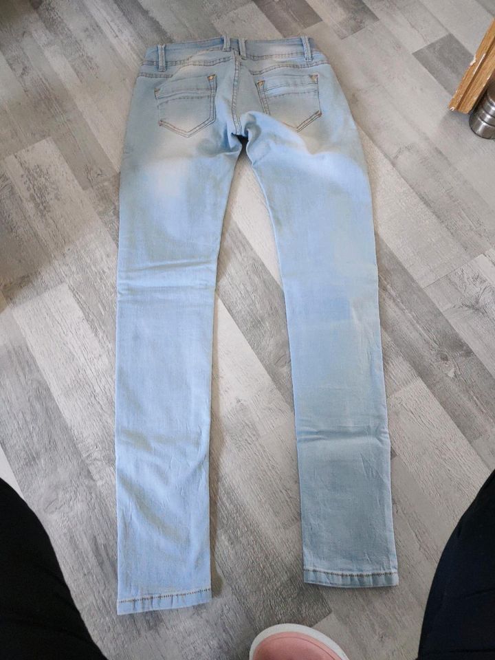 Verkaufe eine Stretch Jeans in gr 38 in Gröbzig