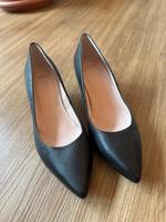 Damenschuhe mit Absatz in schwarz von Kiomi (Schuhgröße 40) Köln - Mülheim Vorschau
