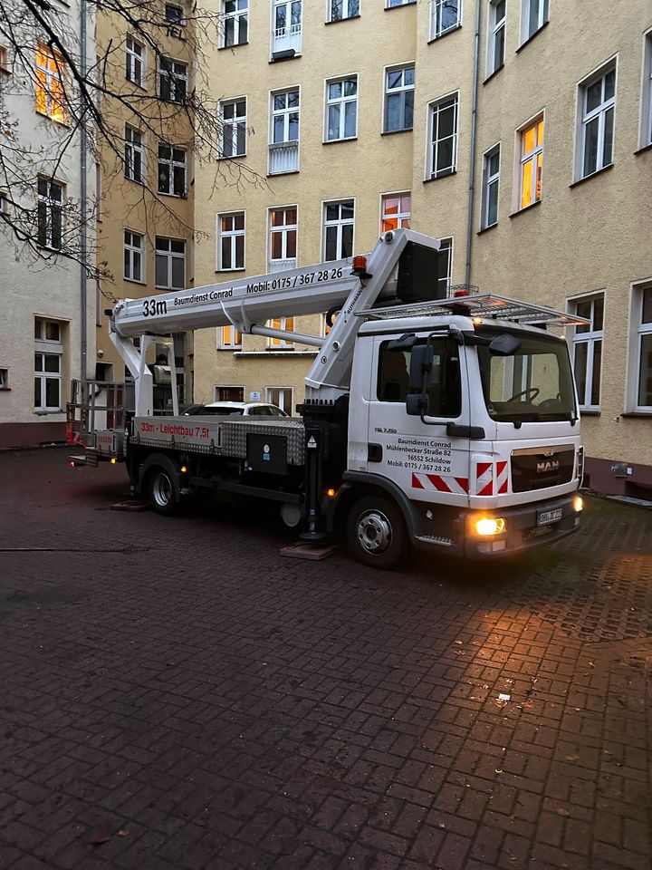 Steiger Service,LKW Hubsteiger bis 33m,Dachrinne,Baum,Fassade usw in Schildow