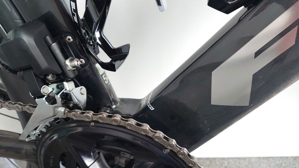 Felt AR Advanced Disc Carbon Aero Roadbike in Saarlouis
