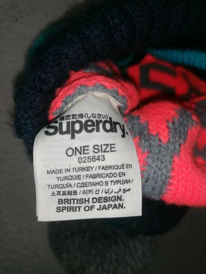 Superdry Pudelmütze Mütze Bommel Wintermütze in Hennigsdorf