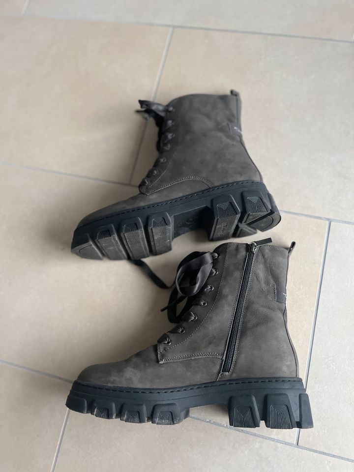 Tamaris Stiefeletten Boots gefüttert grau grün 39 wie NEU in Oberursel (Taunus)