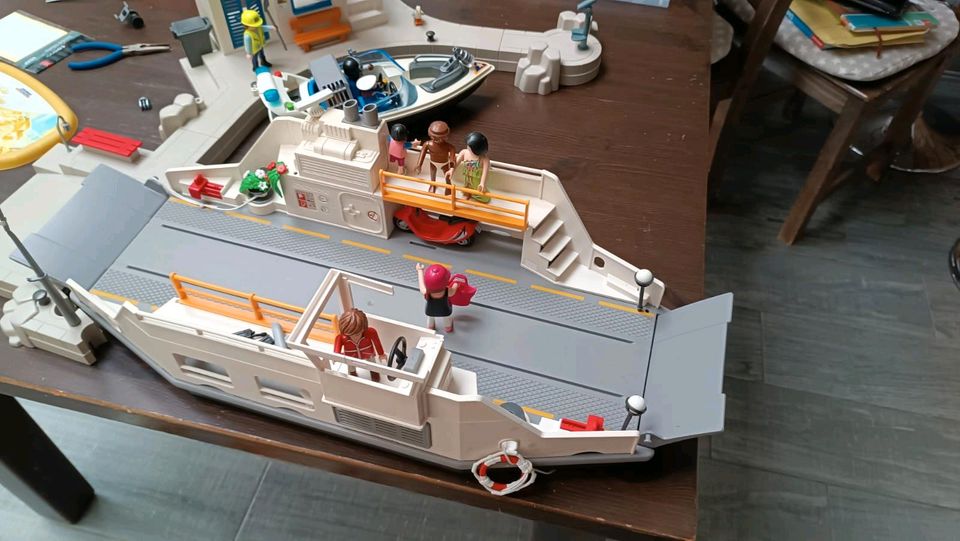 Playmobil Fähre mit Hafen und Polizeischnellboot in Mildenau