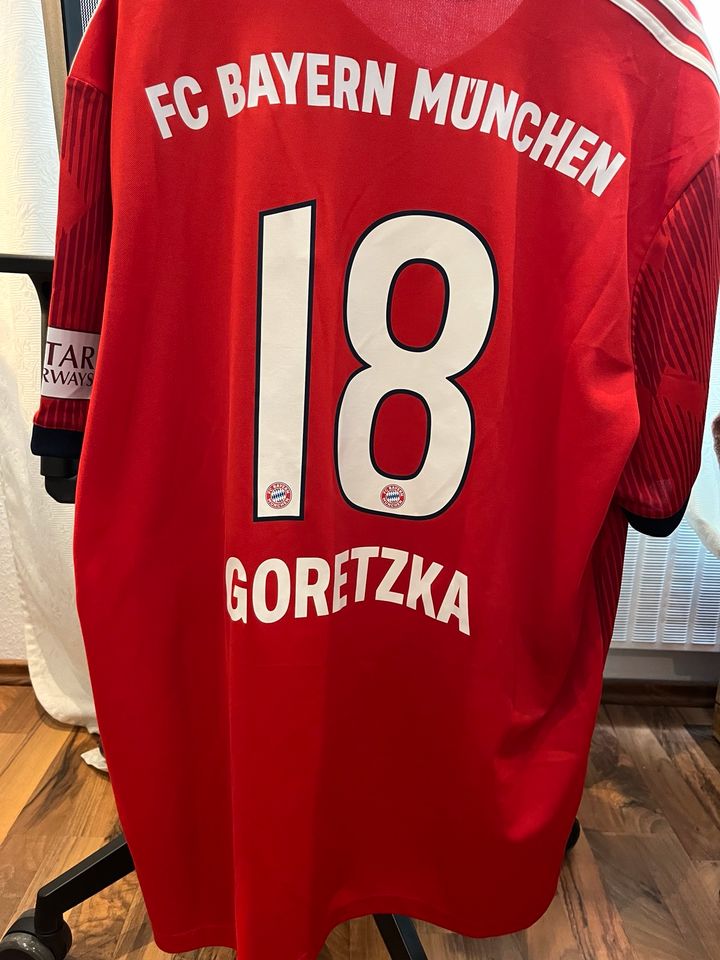 FC Bayern München Trikot in XL (Goretzka) in Duisburg