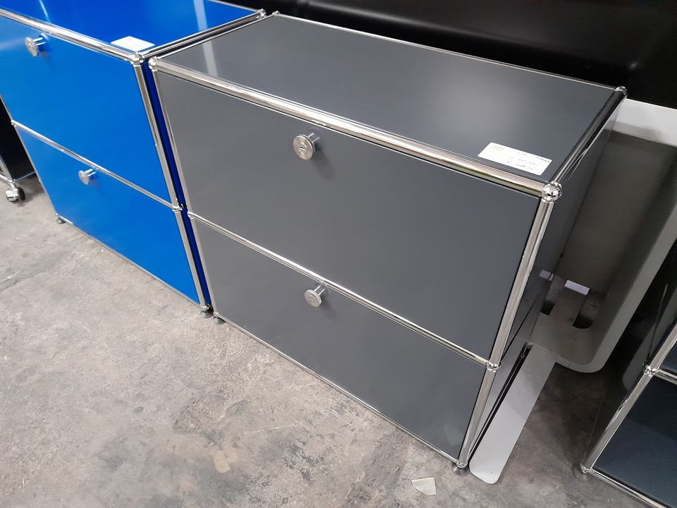 USM Haller Sideboard mittelgrau, 2x Klappen in Frankfurt am Main