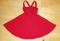 NEUWERTIGES rotes gemustertes Kleid mit tollem Rücken Größe 36 Kr. München - Neubiberg Vorschau