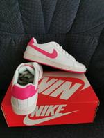Gr EU 38 und 38,5 Aufregende Nike Leder Majestic Sportschuh Nordrhein-Westfalen - Hilden Vorschau