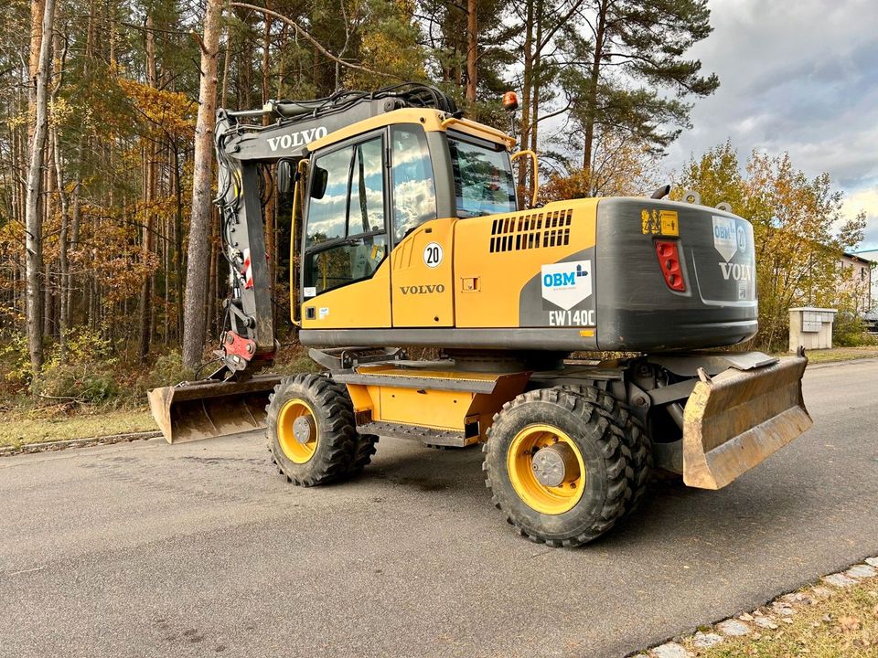 Volvo EW 140 C Mobilbagger in Amberg