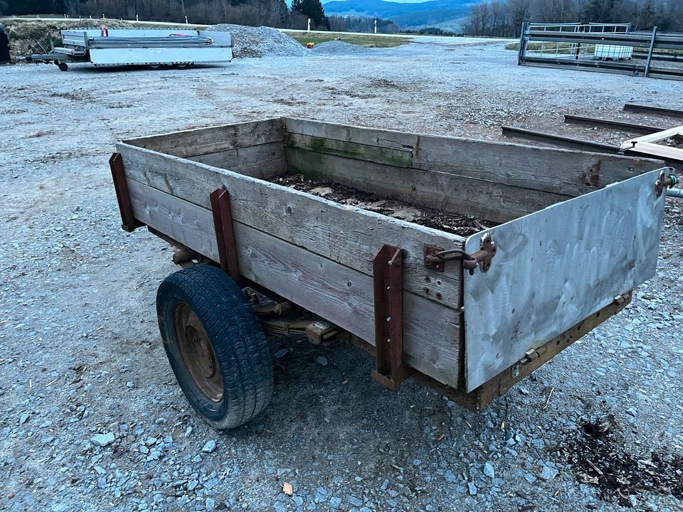 Anhänger Einachsanhänger für Traktor Holzanhänger gefederte Achse in Bischofsmais