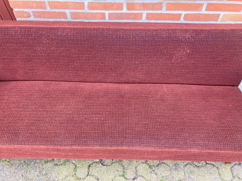 Altes Schlafsofa zu verschenken Cocktail Sofa PLZ 26203 in Wardenburg