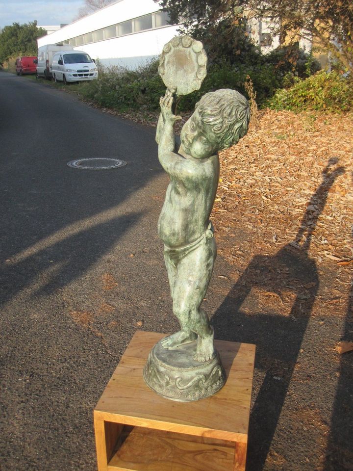 Wunderschöner Junge aus Bronze, Figur, Deko, Garten, neu, 50 % in Köln