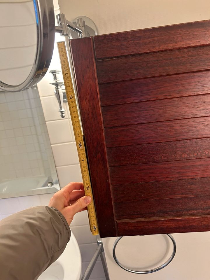 Badezimmerschrank Bad Schrank Holz-Lamellen Holzschrank in Hamburg