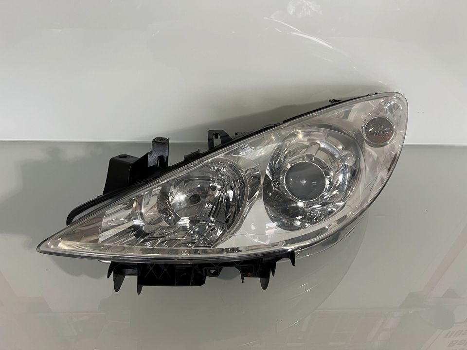 Scheinwerfer Peugeot 307 Facelift links 9681834880-00 Lampe in Wilnsdorf