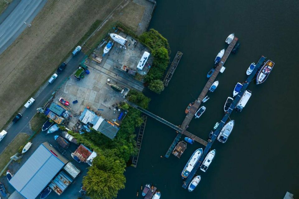 Sportboot Liegeplatz Hamburg Harburg ohne Schleuse in Hamburg