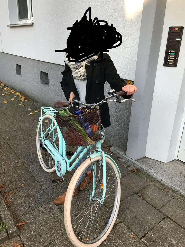 Hollandrad / Damenfahrrad mit Korb (wenig genutzt!) in Essen