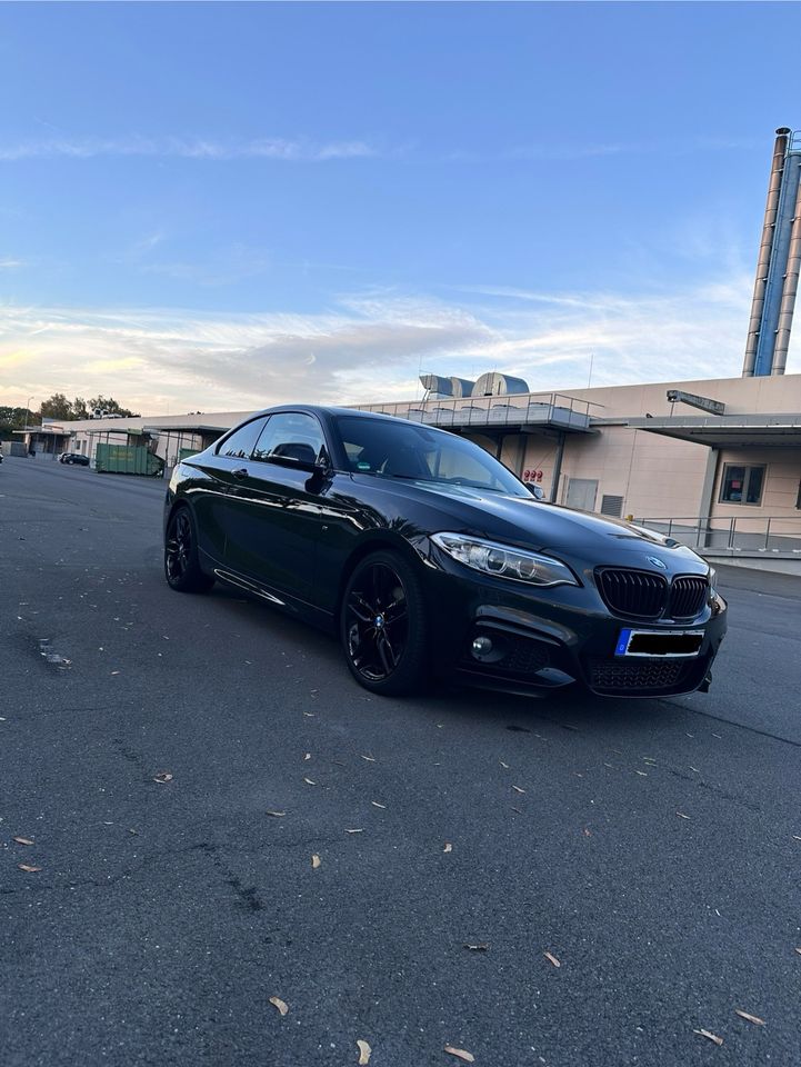 BMW 220i Coupé ⭐️SONDERPREIS⭐️ in Aachen