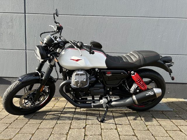 Moto Guzzi V7 Stone Ten in Esslingen