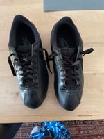 Nike Cortez - Schwarz! Für Leute mit zwei Linken Füßen Nordrhein-Westfalen - Neuss Vorschau