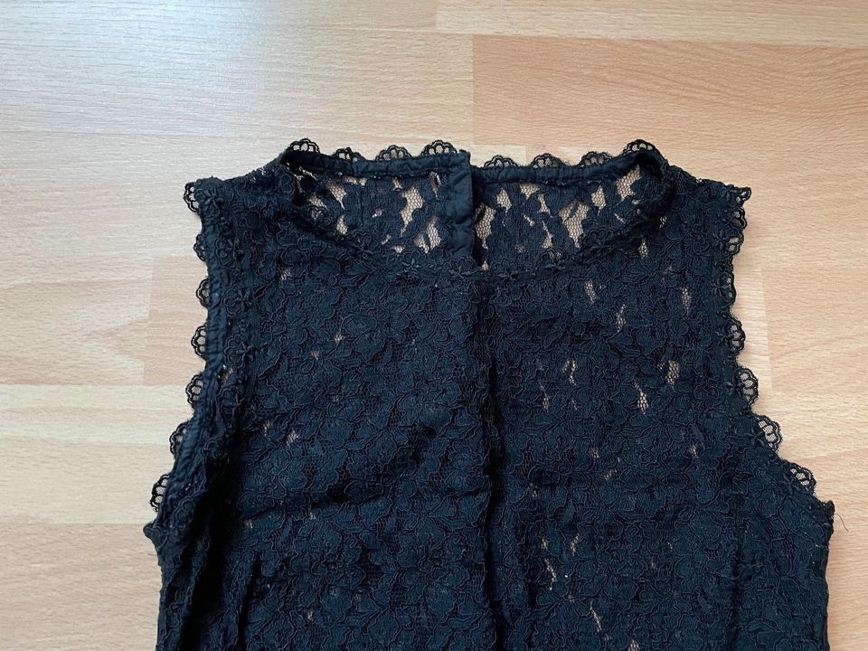 Schwarzes langes enges Spitzenkleid XXS 32 in Merzig