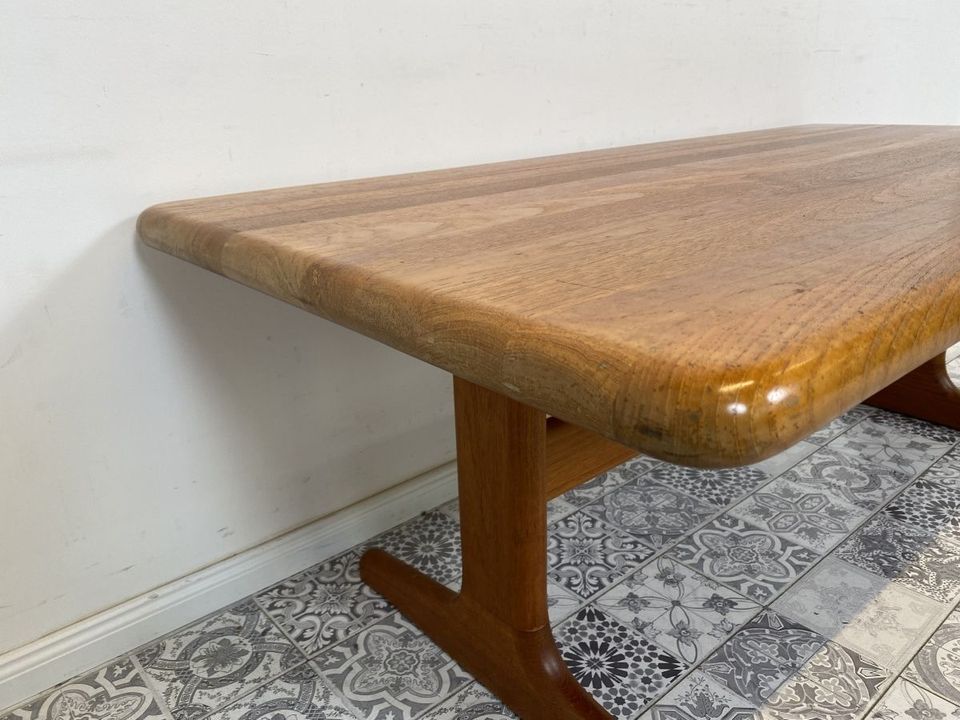 WMK Schöner und gut erhaltener Danish Designer Couchtisch von Glostrup Møbelfabrik aus massivem Teakholz # Tisch Wohnzimmertisch Skandinavisch Teak Vintage - Lieferung möglich in Berlin