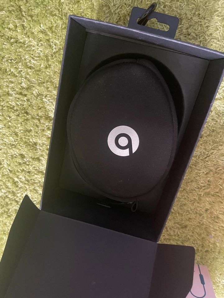 Beats Solo 2 - Luxe Edition mit zusätzlichen Ohrpolstern in Eching (Niederbay)