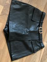 Hosenrock mini Schwarz von Amisu/ lederoptik Gr42 Nordrhein-Westfalen - Dormagen Vorschau