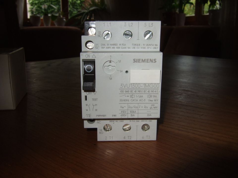 Siemens Leistungsschalter 3VU1300-1MG00 Circuit Breaker 1-1,6A NE in Weinheim