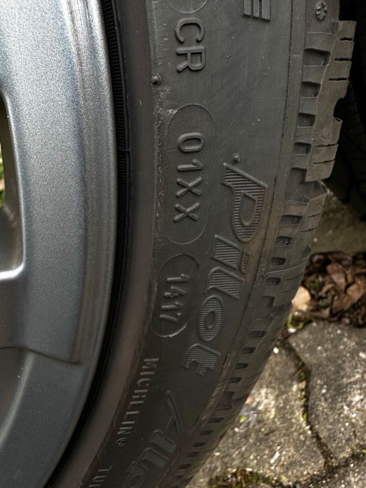 ⭕️ Felgen Alufelgen 18 Zoll  VW Audi Winterreifen 225/40R18 in Leipzig