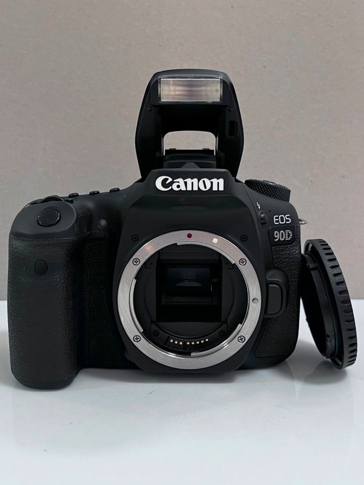 Digitalkamera Canon EOS 90D 32.5MP DSLR-Kamera <3000 Auslösungen in Herne