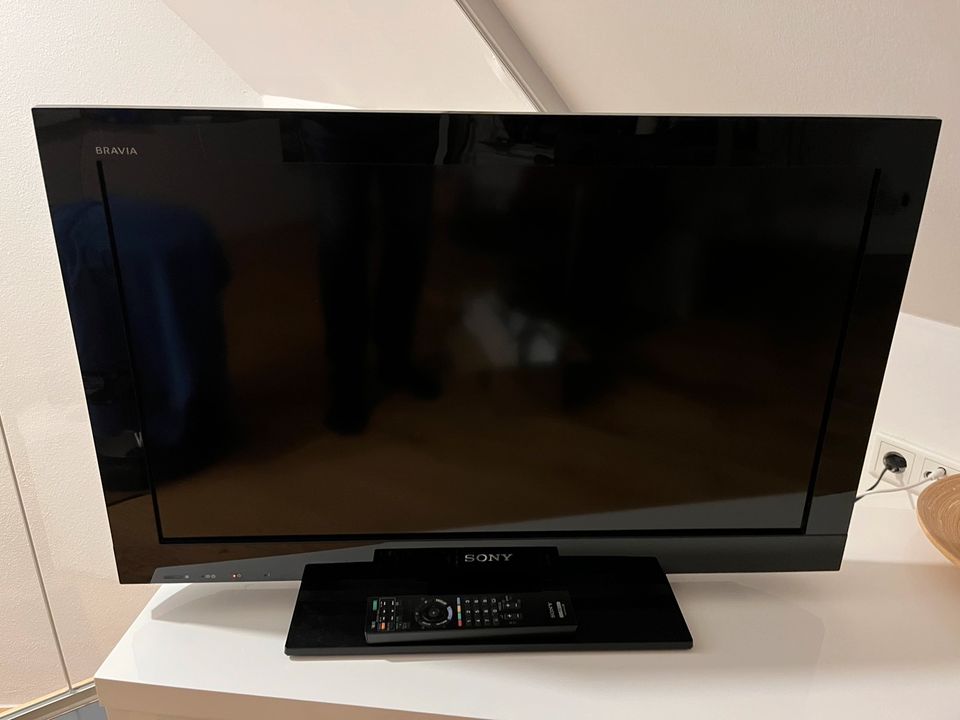 TV Wandhalterung 32-65 Zoll SCHWENKBAR NEIGBAR NEU OVP in  Nordrhein-Westfalen - Paderborn, Fernseher gebraucht kaufen