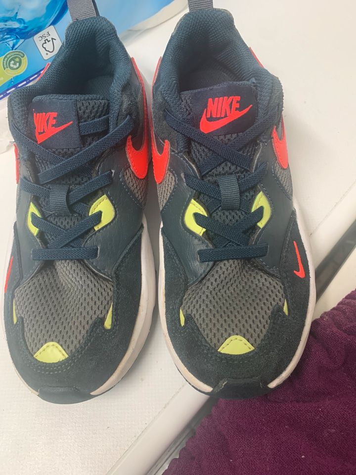 Nike Kinderschuhe wie neu. Gr. 34 in Köln