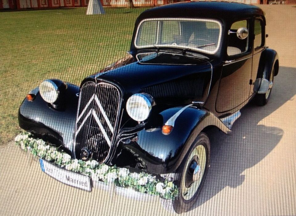 Oldtimer / Citroën 11CV als Hochzeitsauto mieten in Wiesbaden