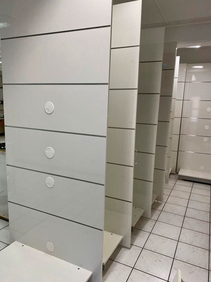 Zubehör Stellwände / Systemrückwand inkl. Podestboden / Schrank in Eltville