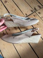 Neu ungetragen Tommy Hilfiger Sandalen Sandaletten Espadrilles Hannover - Linden-Limmer Vorschau