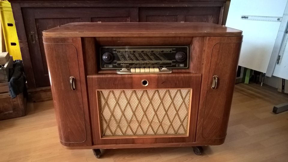 Sachsenwerk Röhrenradio Barschrank Wagen Antik 50er/60er Deco in Tittmoning